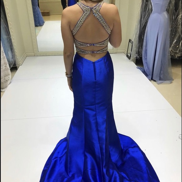 Gorgeous Women’s Royal Blue formal prom party gown in size4 - Picture 5 of 17